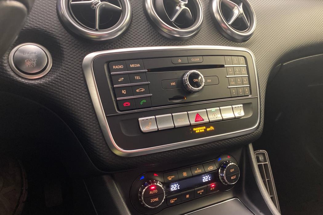 MERCEDES-BENZ A 2017