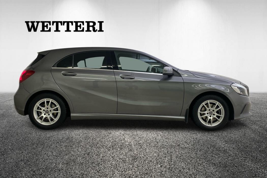 MERCEDES-BENZ A 2017