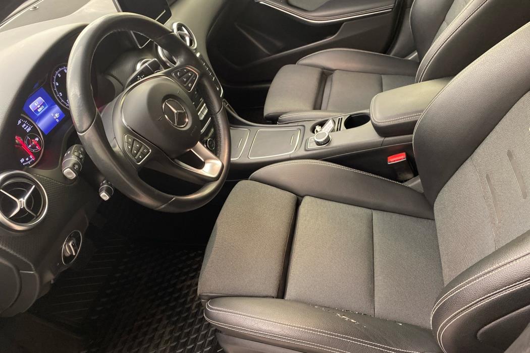 MERCEDES-BENZ A 2017