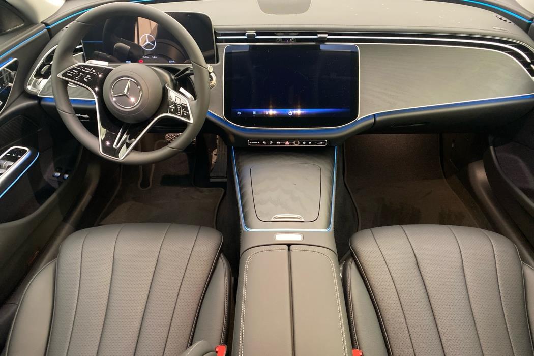 MERCEDES-BENZ E 2026