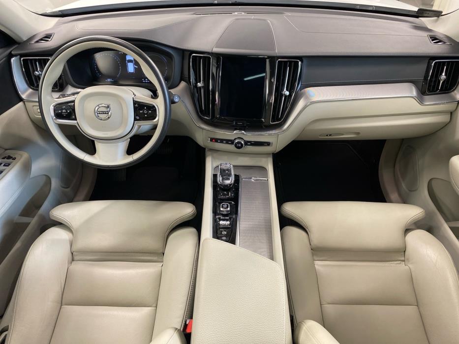 VOLVO XC60 2020