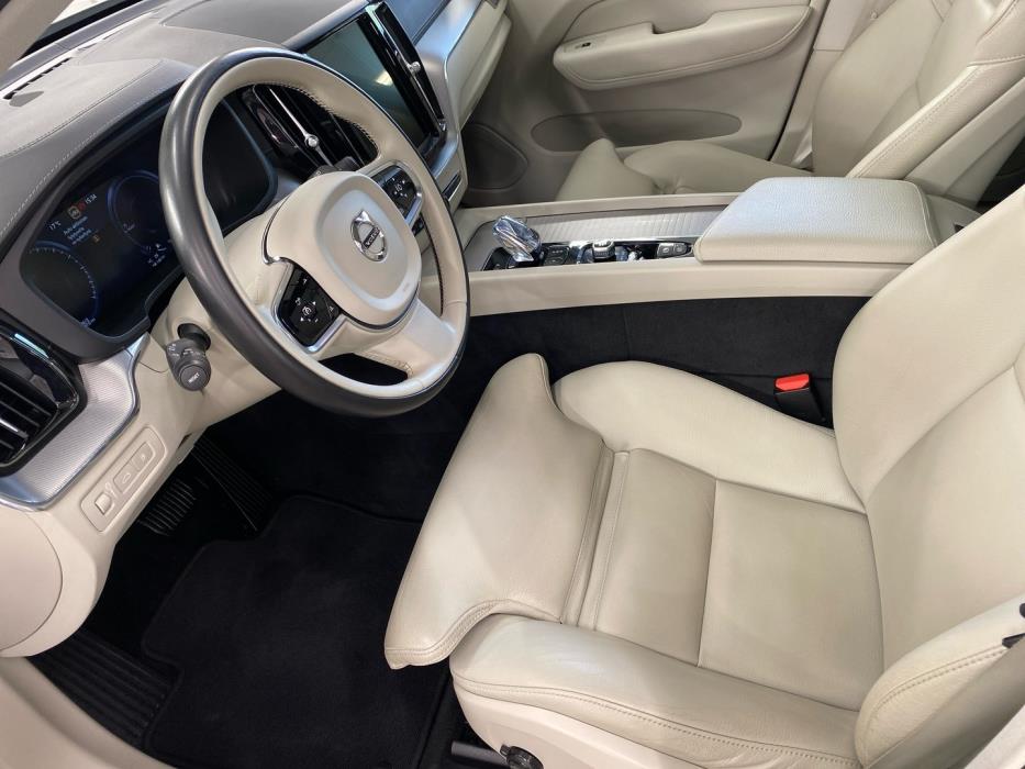 VOLVO XC60 2020