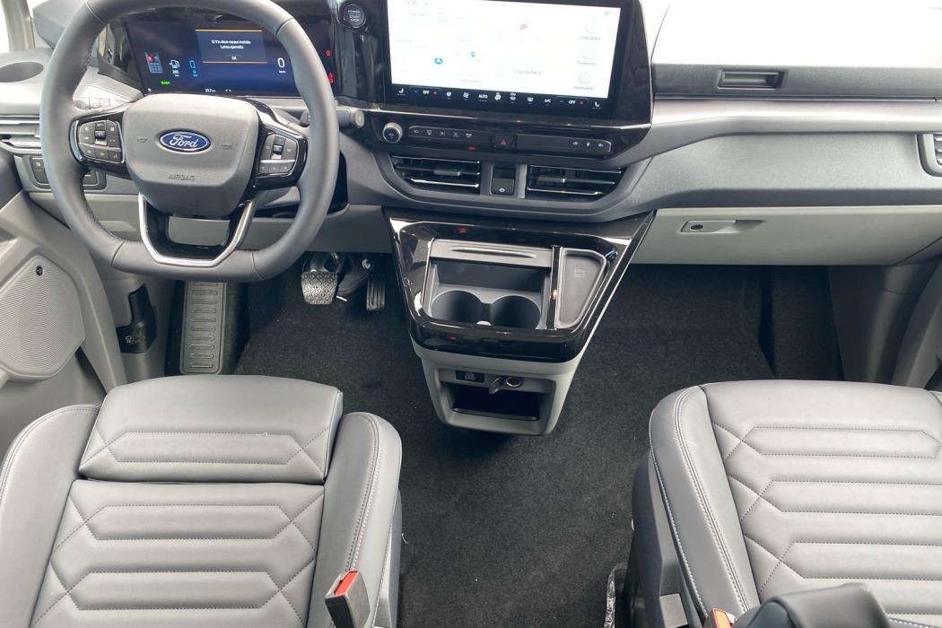 FORD Tourneo Custom 2026