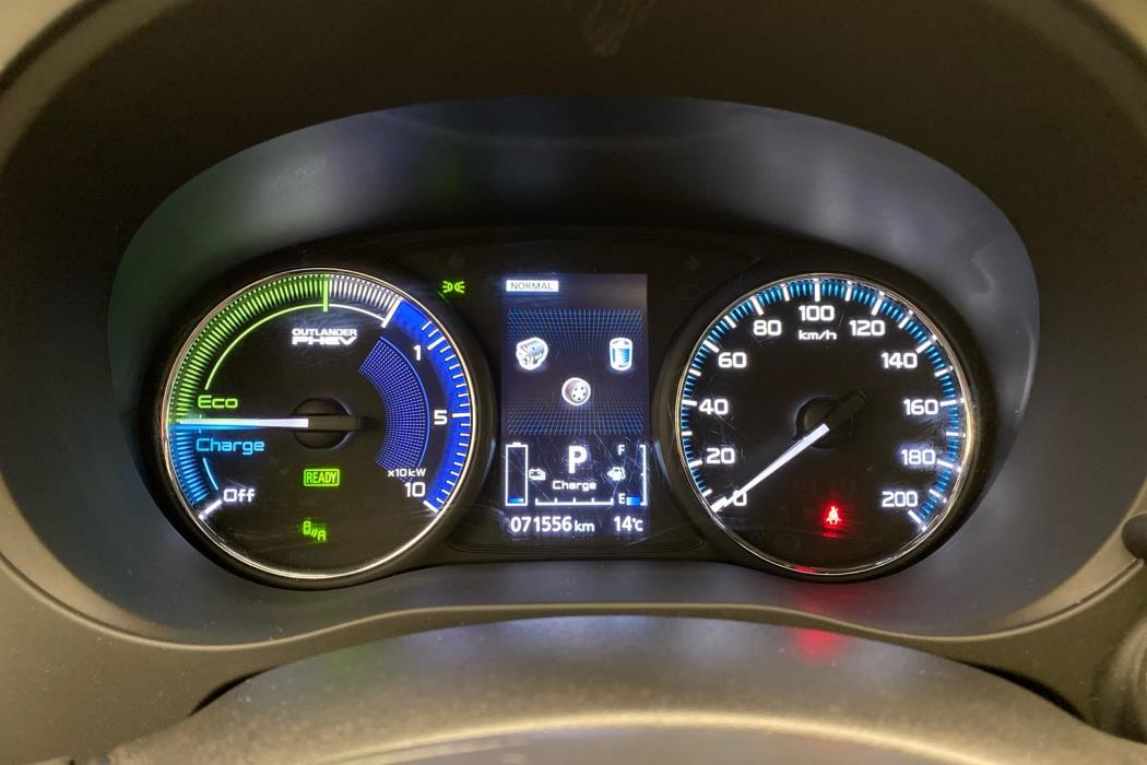 MITSUBISHI Outlander PHEV 2018