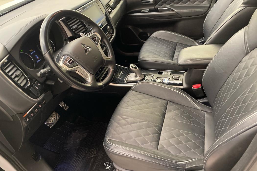 MITSUBISHI Outlander PHEV 2018