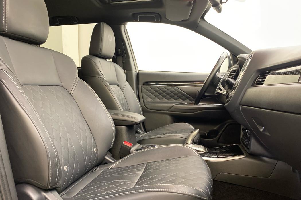 MITSUBISHI Outlander PHEV 2018