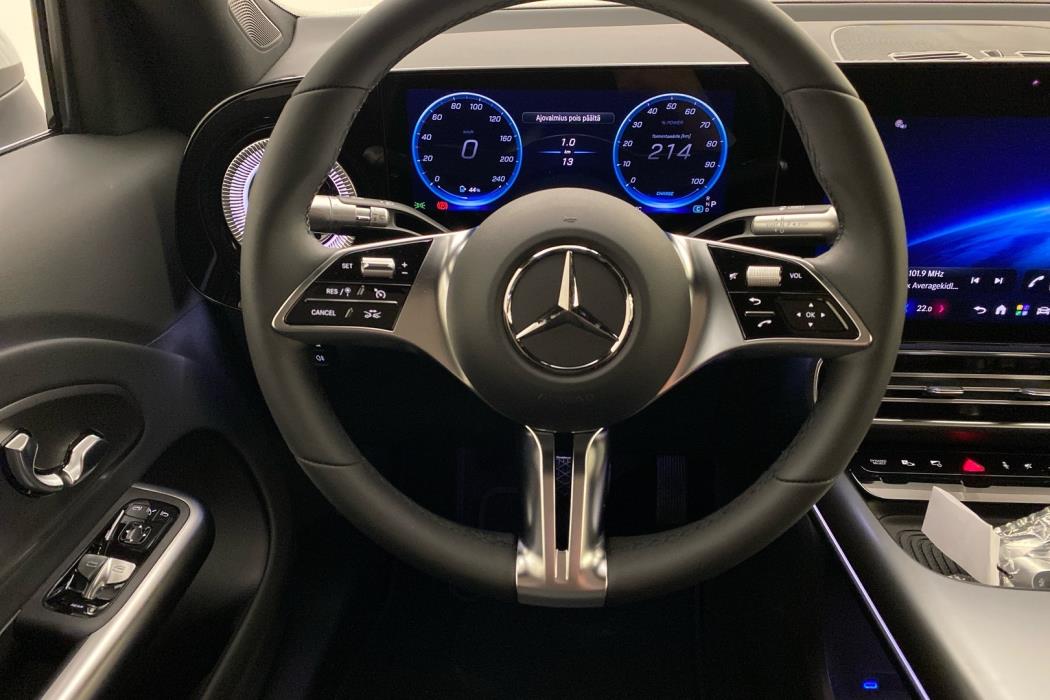 MERCEDES-BENZ GLB 2026