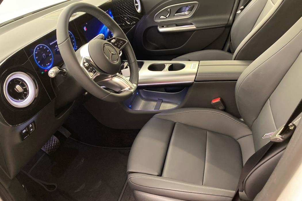 MERCEDES-BENZ GLB 2026
