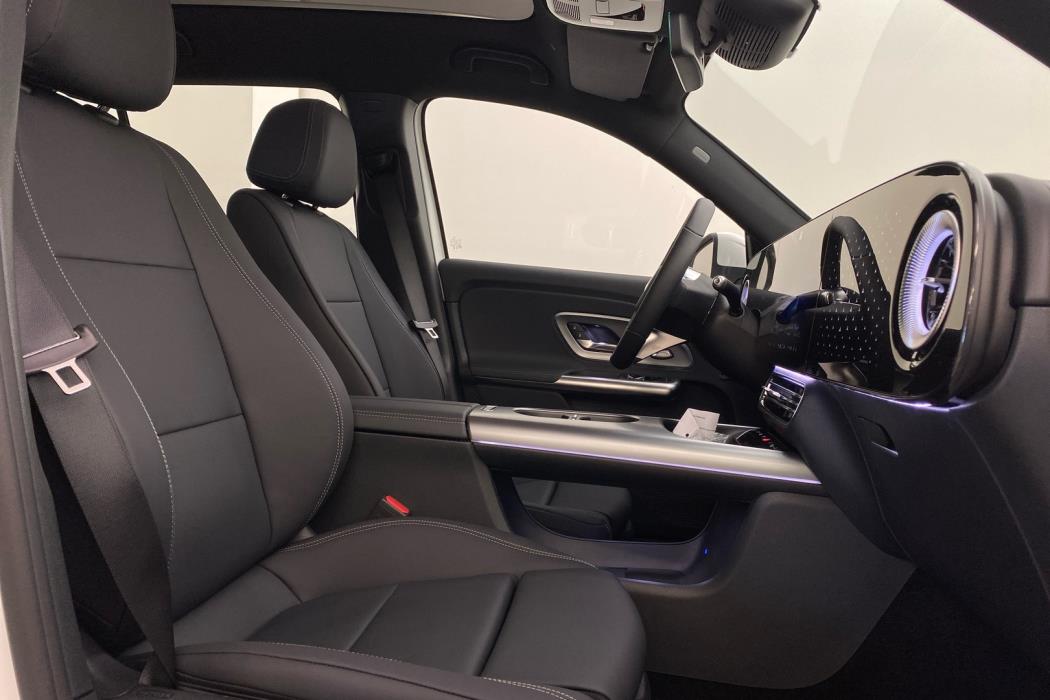 MERCEDES-BENZ GLB 2026