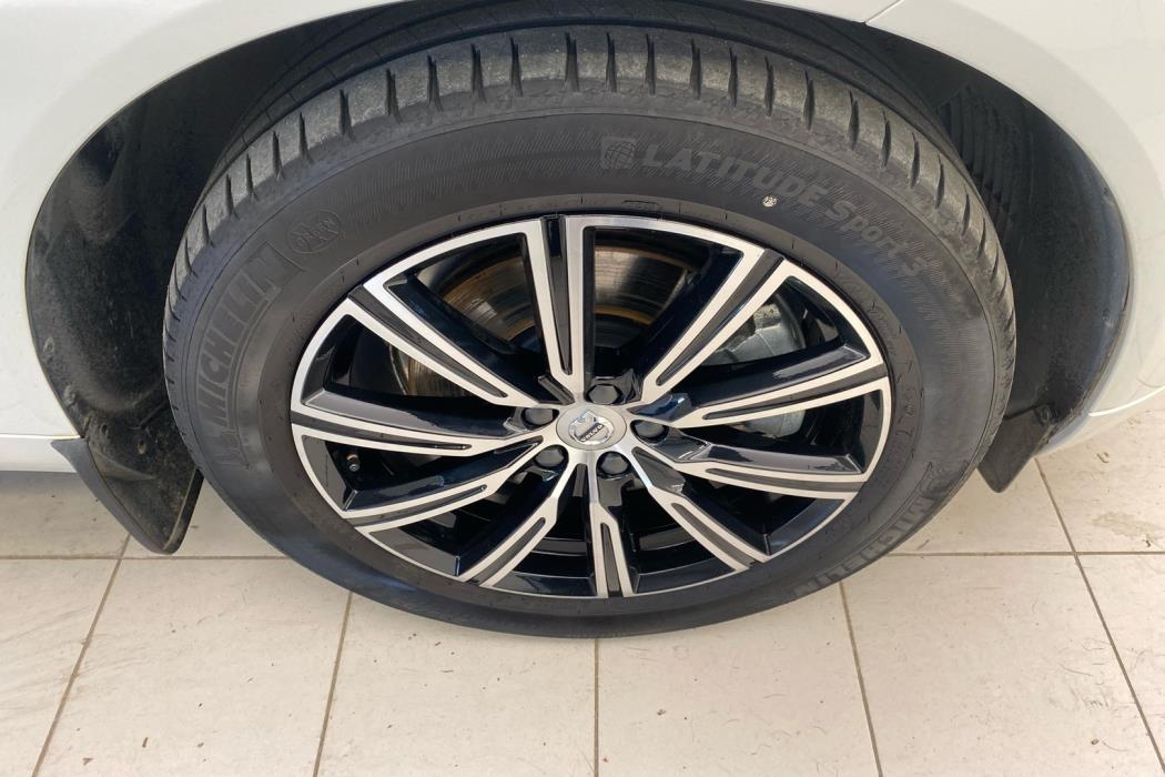 VOLVO XC60 2018