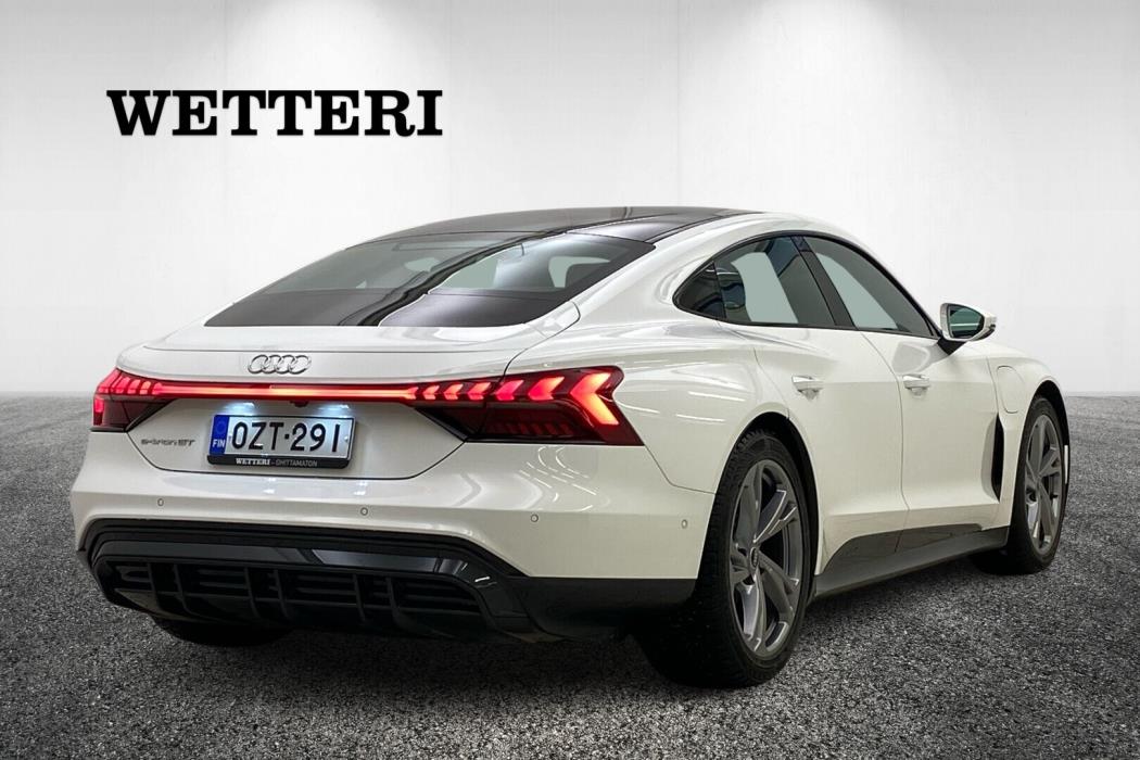 AUDI E-TRON GT 2023