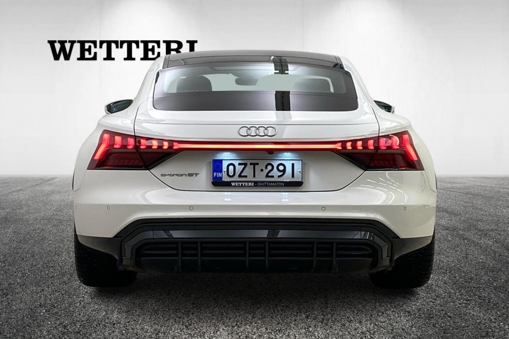 AUDI E-TRON GT 2023