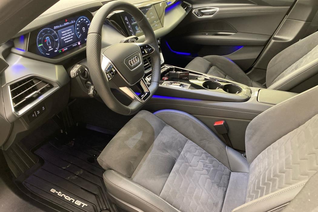 AUDI E-TRON GT 2023
