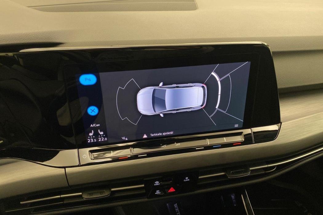 VOLKSWAGEN Golf 2023