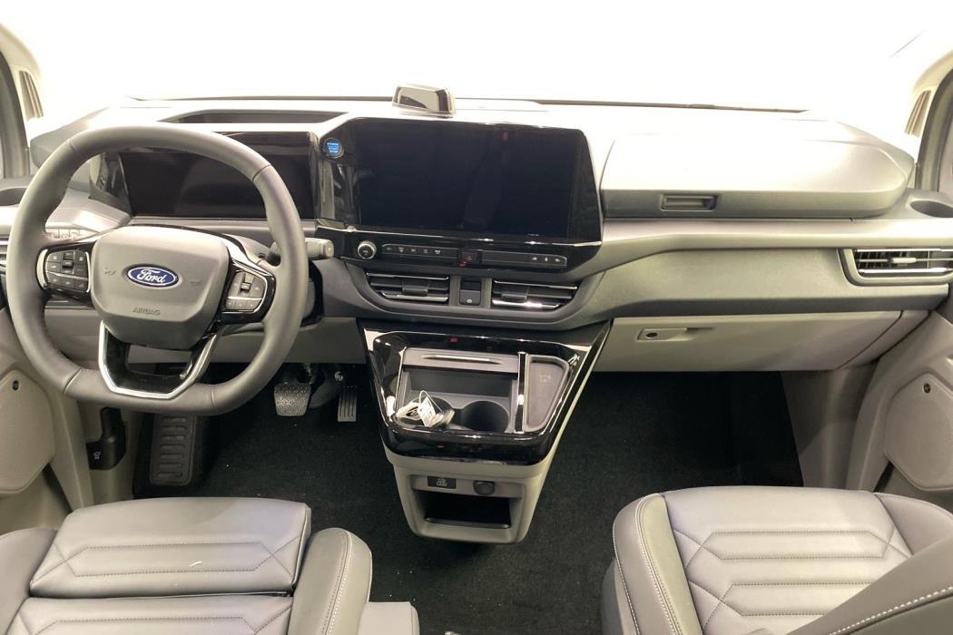 FORD Tourneo Custom 2026