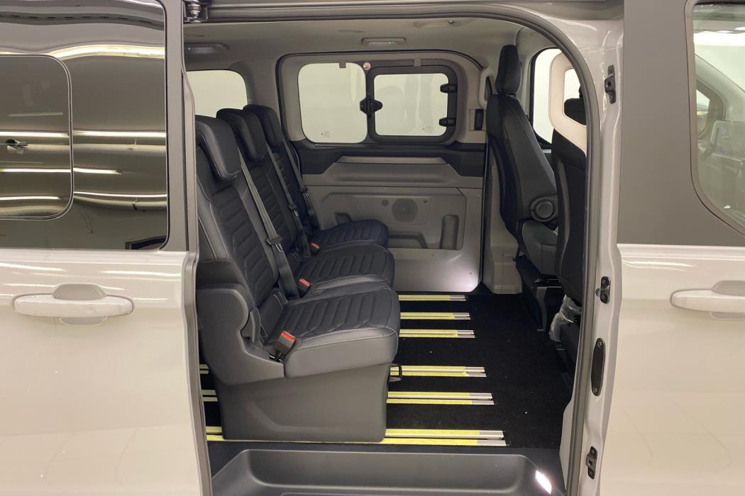 FORD Tourneo Custom 2026