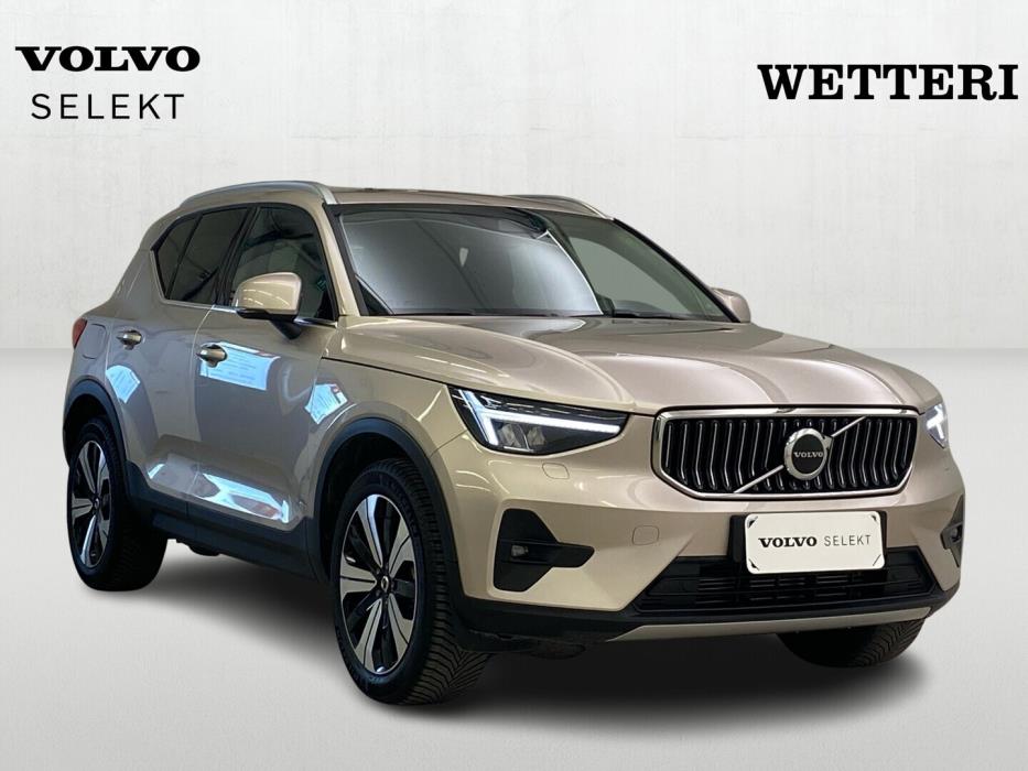 VOLVO XC40 2024