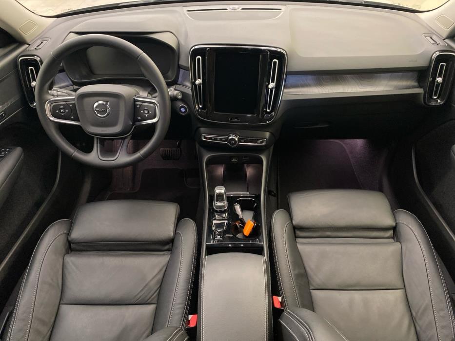 VOLVO XC40 2024