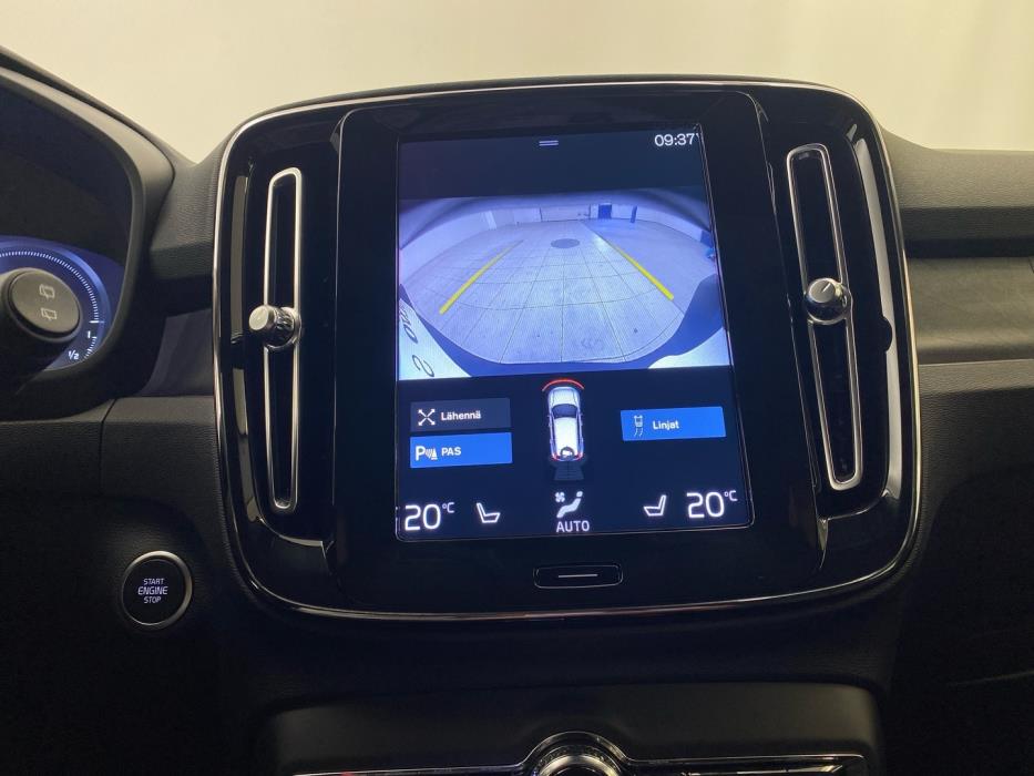 VOLVO XC40 2024