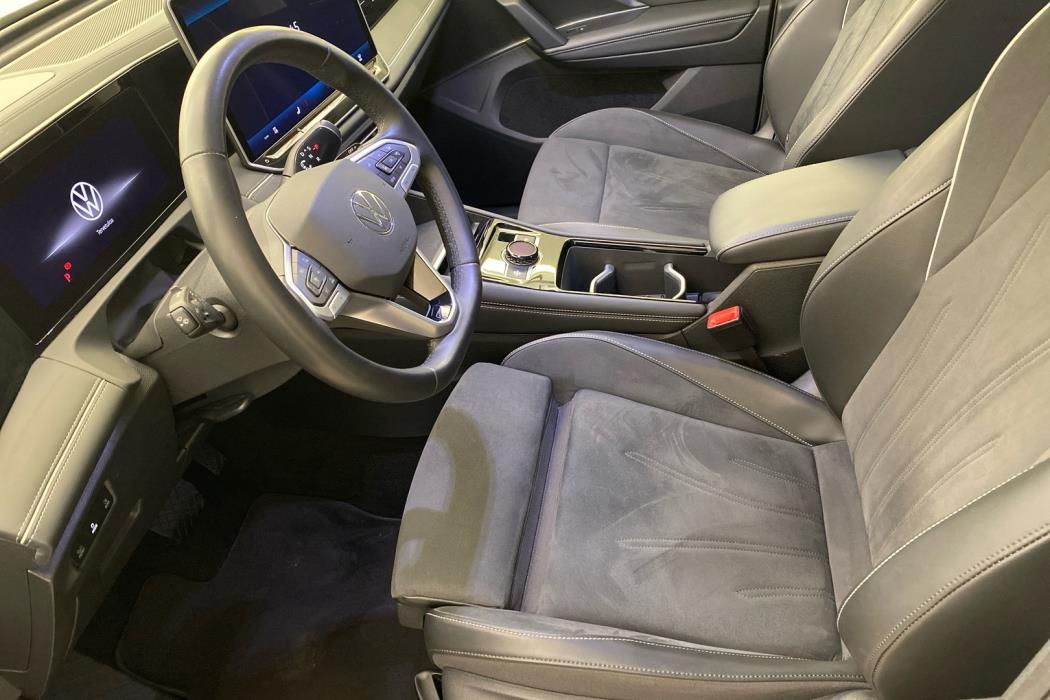 VOLKSWAGEN Tiguan 2024