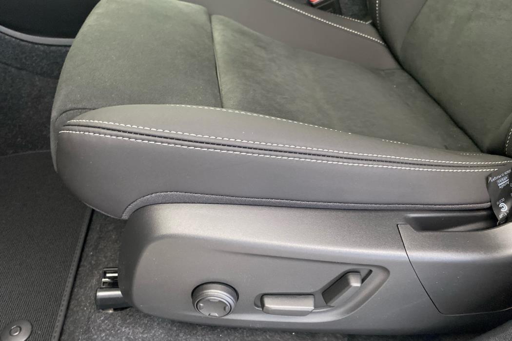 VOLVO EX40 2026