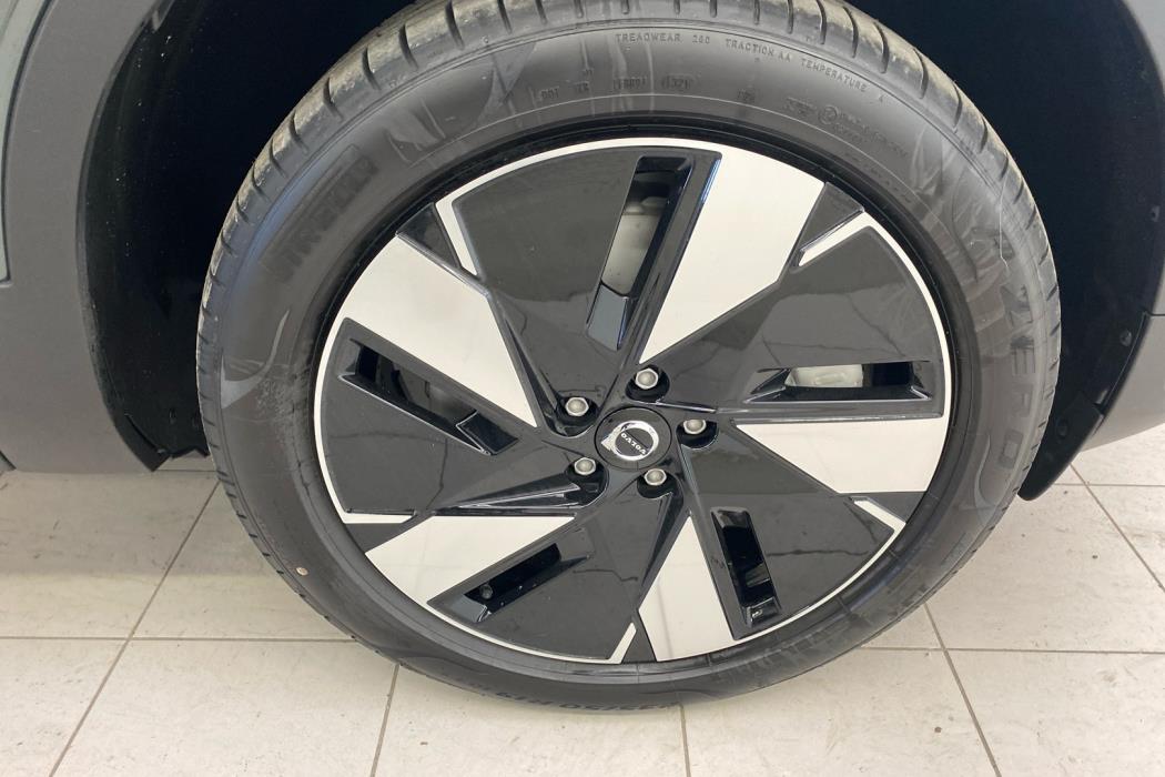 VOLVO EX40 2026
