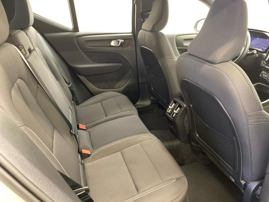 VOLVO XC40 2023