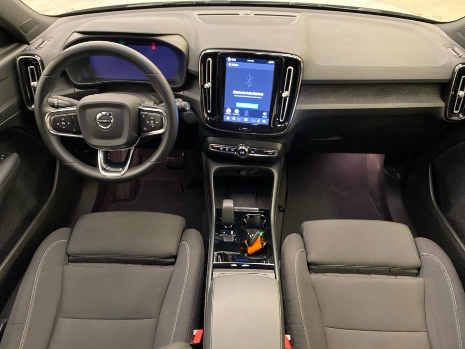 VOLVO XC40 2023