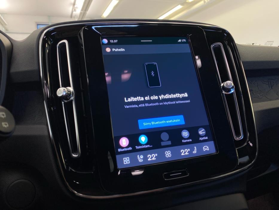 VOLVO XC40 2023