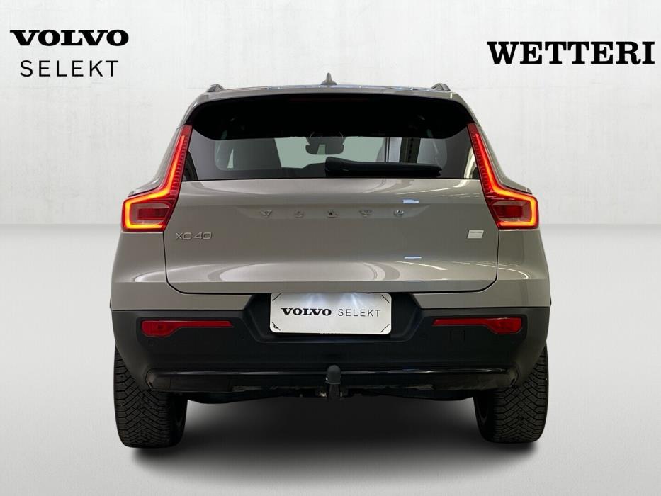 VOLVO XC40 2023