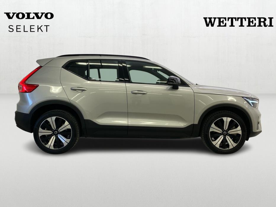 VOLVO XC40 2023