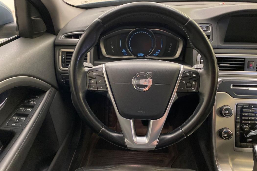 VOLVO V70 2014