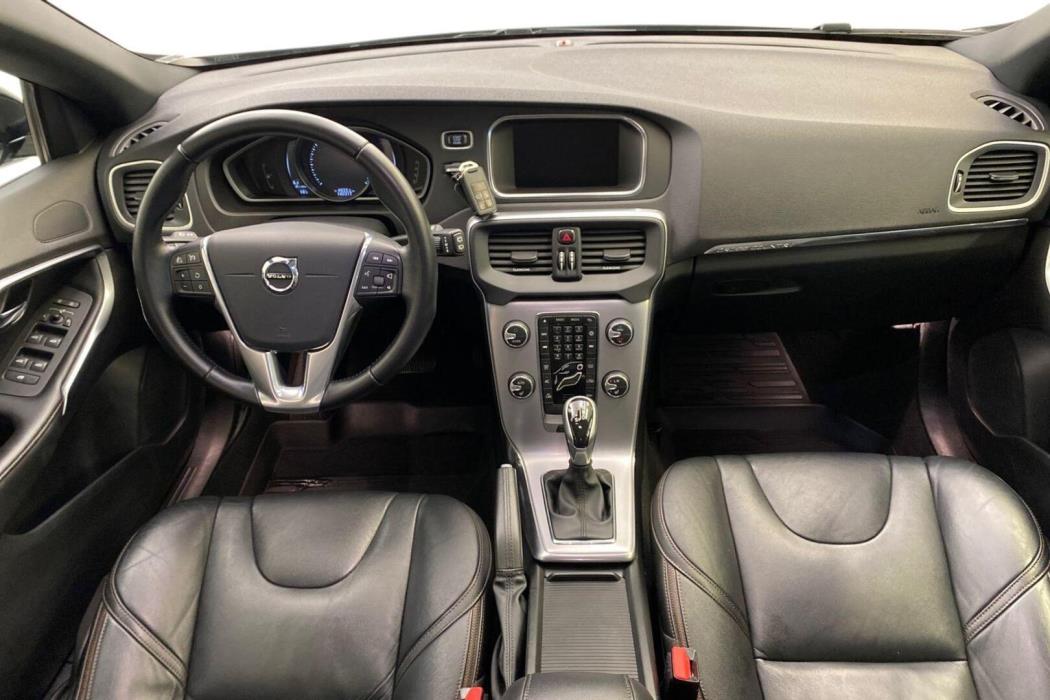 VOLVO V40 Cross Country 2017