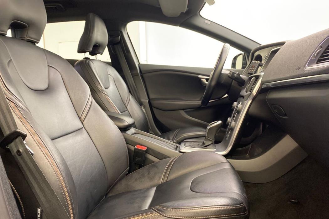 VOLVO V40 Cross Country 2017