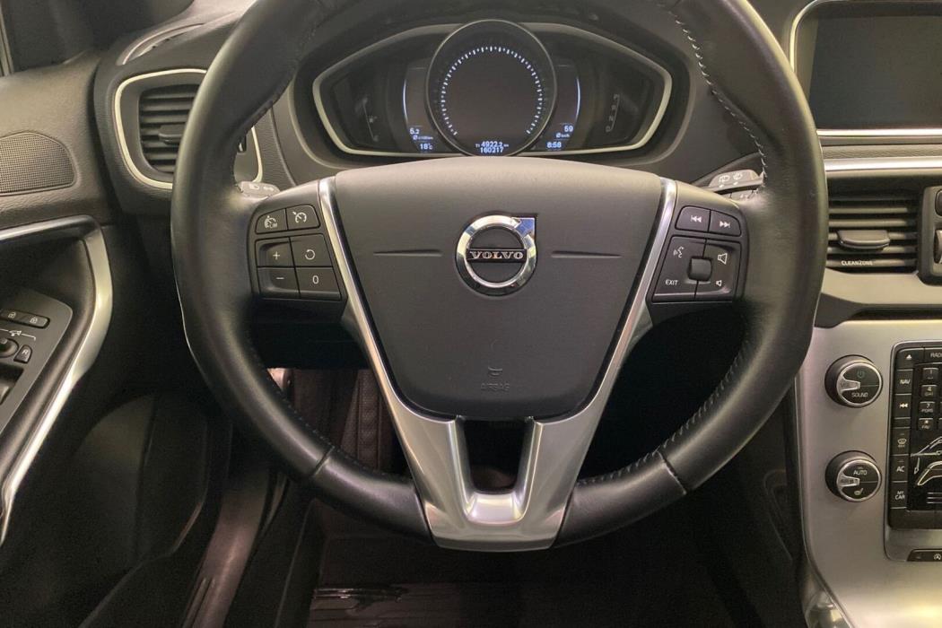 VOLVO V40 Cross Country 2017