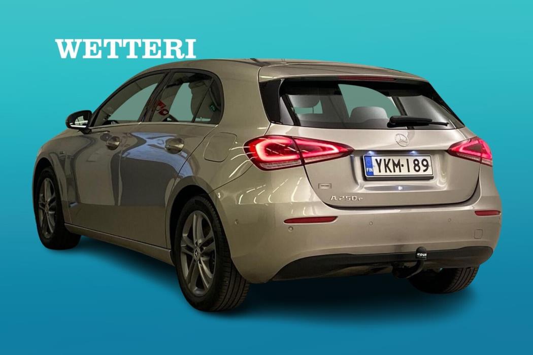 MERCEDES-BENZ A 2020