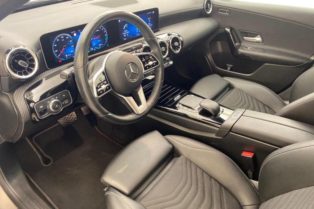 MERCEDES-BENZ A 2020