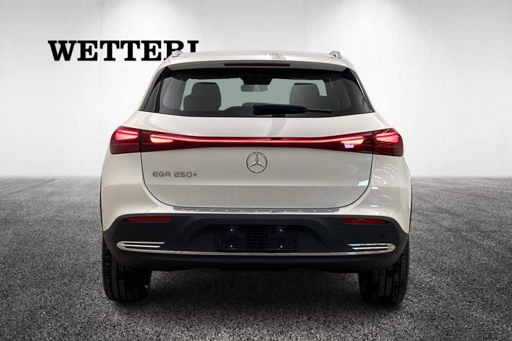MERCEDES-BENZ EQA 2026