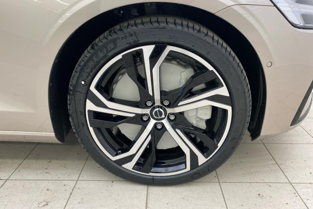 VOLVO V60 2026
