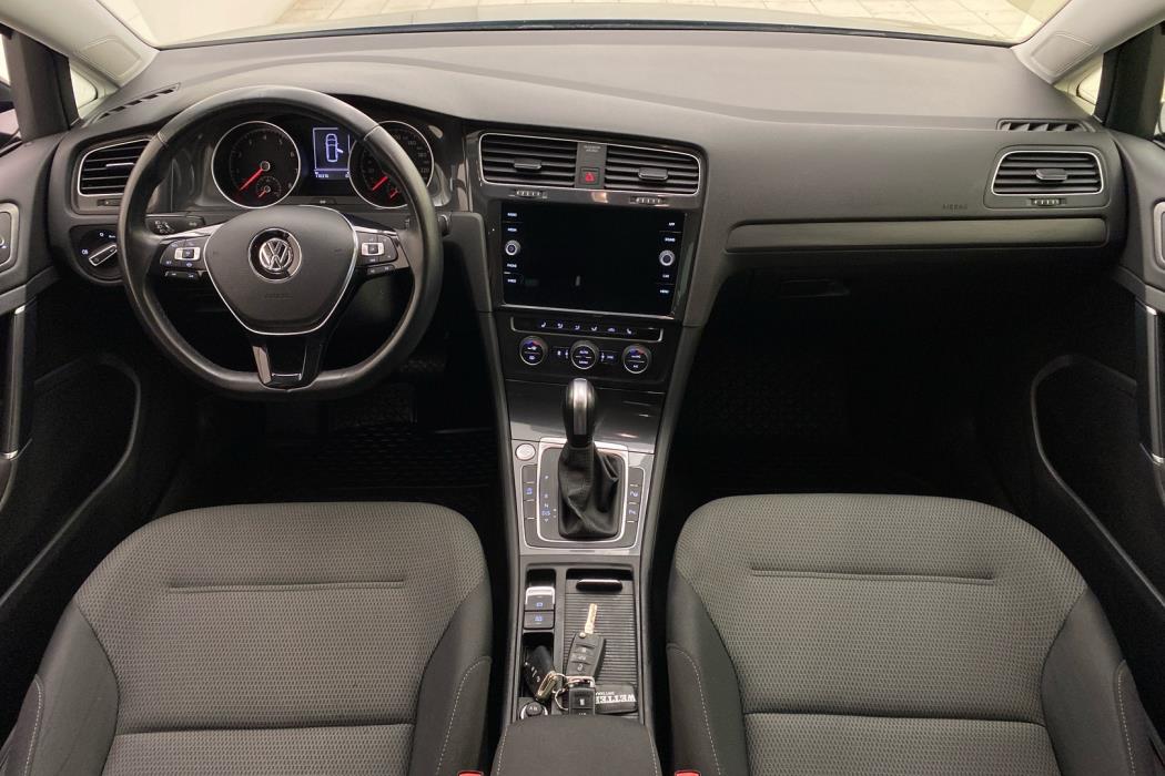 VOLKSWAGEN Golf 2020
