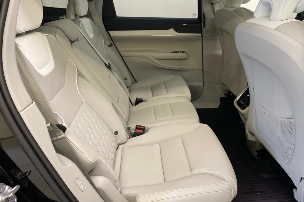 VOLVO EX90 2025