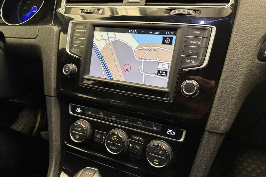 VOLKSWAGEN Golf 2015