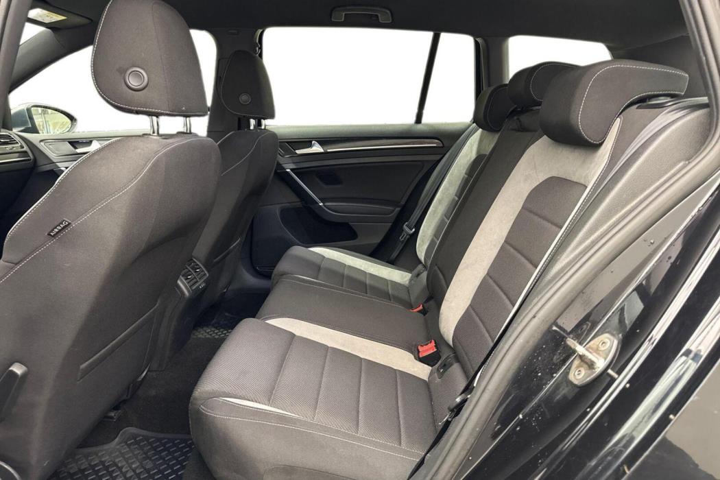 VOLKSWAGEN Golf 2015