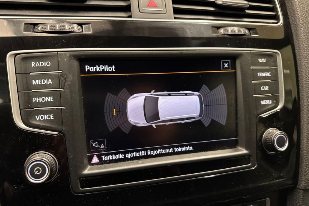 VOLKSWAGEN Golf 2015