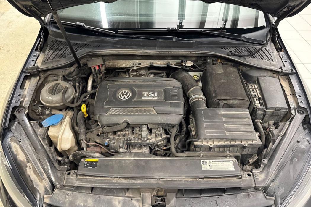 VOLKSWAGEN Golf 2015