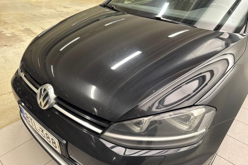 VOLKSWAGEN Golf 2015
