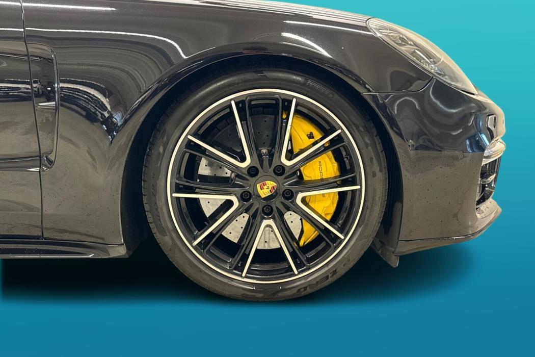 PORSCHE Panamera 2018