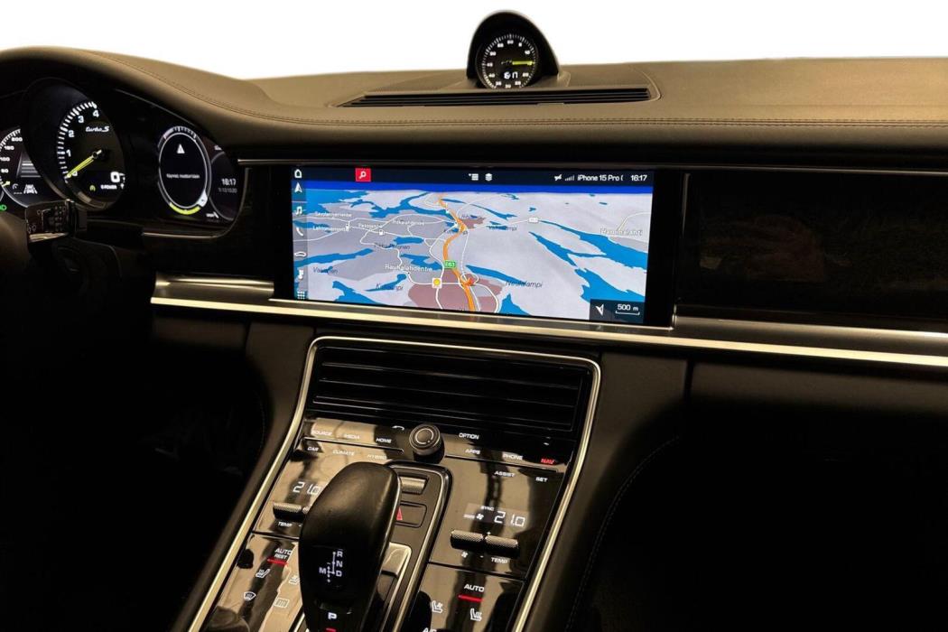 PORSCHE Panamera 2018