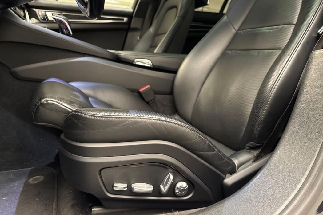 PORSCHE Panamera 2018