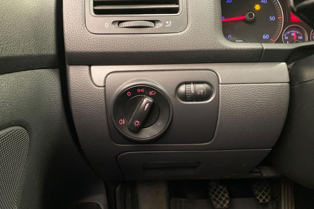 VOLKSWAGEN Golf 2008